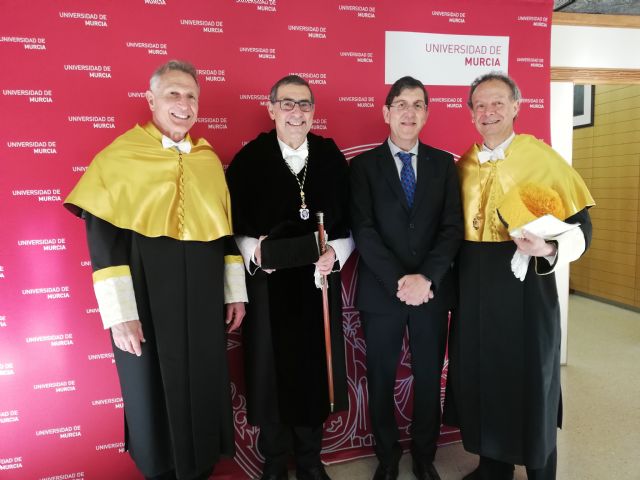 El consejero de Salud asiste a la investidura de Robert Sackstein como Doctor Honoris Causa por la Universidad de Murcia - 1, Foto 1