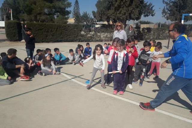 Programa ADE y CA Elcano acercan el atletismo a  alumnos del CEIP Luis Calandre - 1, Foto 1