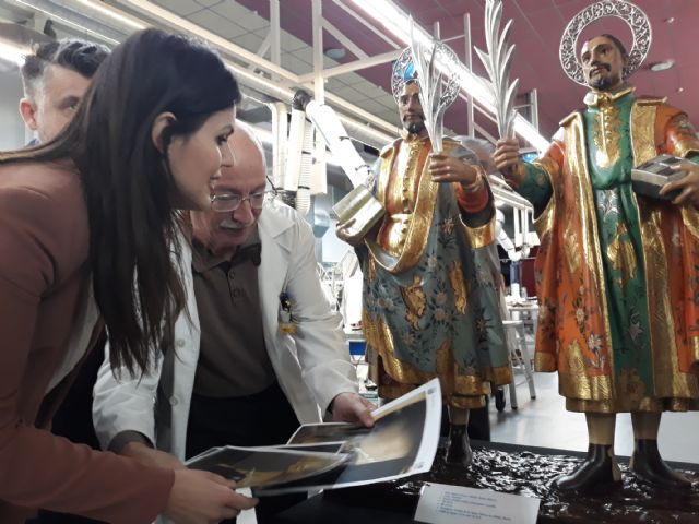 La Comunidad restaura las tallas de los Santos Médicos de Abarán - 1, Foto 1