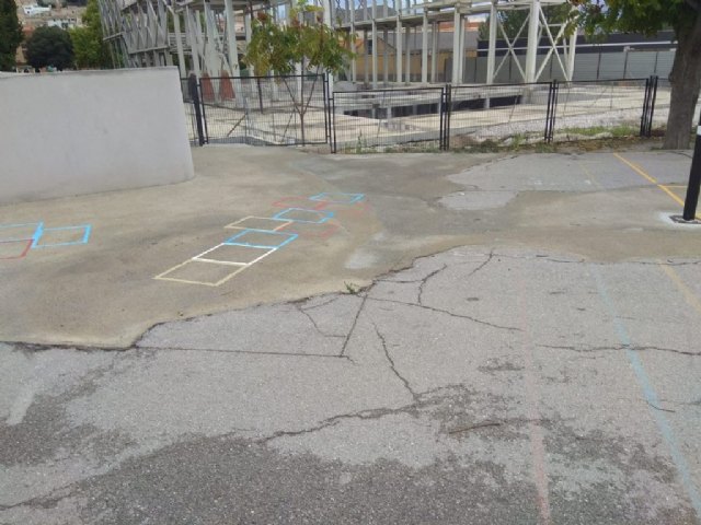 Ciudadanos arranca el compromiso de que la próxima semana se iniciarán las obras para el arreglo de la pista polideportiva del CEIP Conde de Campillos de Cehegín - 1, Foto 1