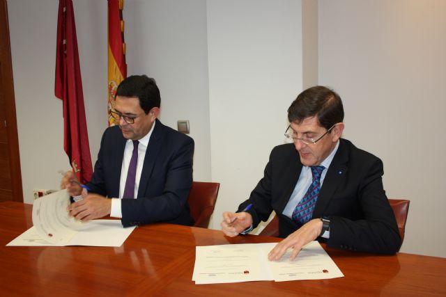 Salud y la Fundación Amancio Ortega firman un convenio para la renovación de equipos de diagnóstico y tratamiento de cáncer - 1, Foto 1