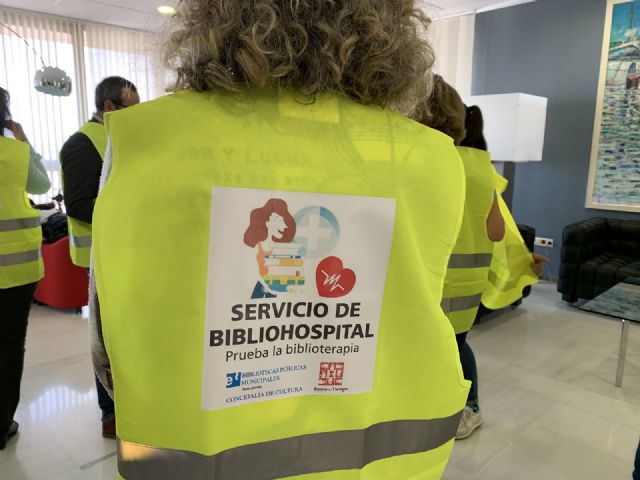 Bibliohospital que estrenan chalecos identificativos - 5, Foto 5