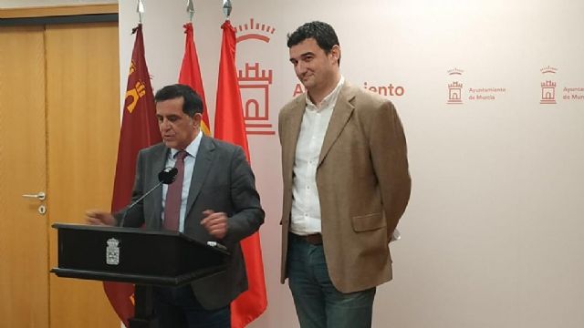 PSOE y Podemos-Equo arremeten contra la improvisación en movilidad y critican el 'paripé' de la Mesa del Transporte - 1, Foto 1