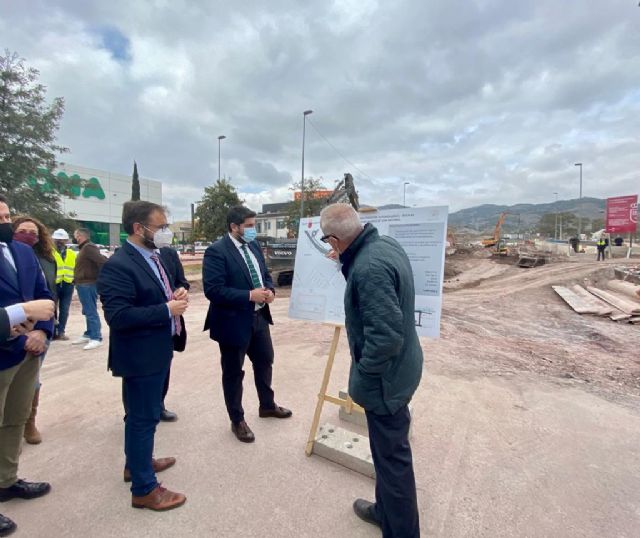 El alcalde de Lorca destaca el buen ritmo de las obras del paso inferior de San Antonio que permitirá acabar con los problemas de tráfico - 1, Foto 1