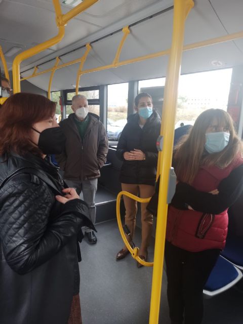 El Ayuntamiento mejora la línea 28 para ofrecer un mejor servicio a los estudiantes del instituto Sierra de Carrascoy - 2, Foto 2