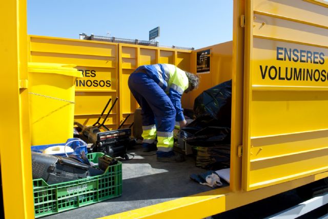 La recogida de muebles en la calle superó el año pasado los 4 millones de kilos - 1, Foto 1