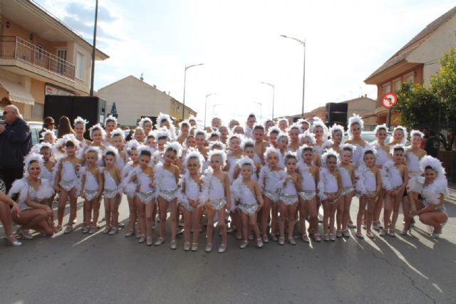17 comparsas de carnaval realizaron un desfile extraordinario en el Domingo de Piñata archenero - 1, Foto 1