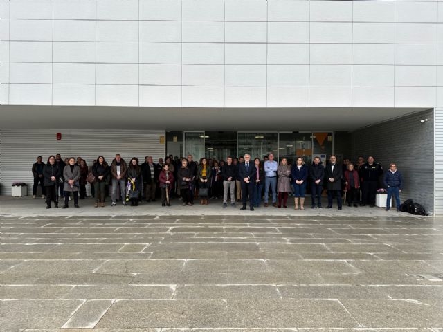 Minuto de silencio por las víctimas del incendio de Valencia - 2, Foto 2