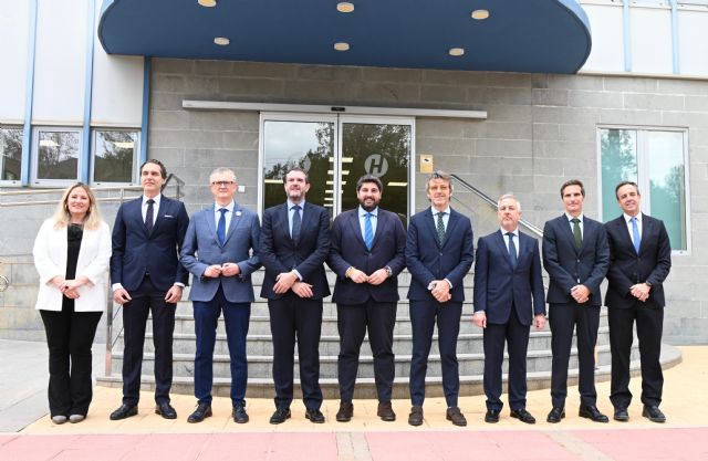 Fernando López Miras señala a Hefame como una empresa estratégica para la Región de Murcia - 2, Foto 2