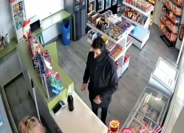 La Guardia Civil detiene a un vecino de Pliego por el atraco a una estación de servicio de Mula - 2, Foto 2