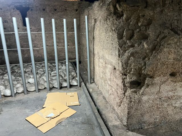 El PSOE pregunta al Gobierno local sobre la protección de la muralla de La Glorieta tras el incendio - 1, Foto 1