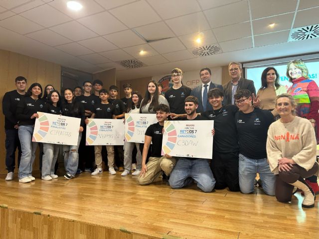 Estudiantes de FP del IES Carlos III ganan el hackathon RetODS de CaixaBank Dualiza y el Gobierno de la Región de Murcia - 1, Foto 1