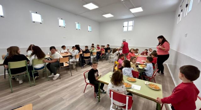 Los alumnos del CEIP Antonio Molina estrenan las instalaciones del nuevo comedor - 1, Foto 1