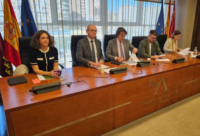 Las medidas puestas en marcha por el Gobierno regional mejoran el sistema educativo y el éxito del alumnado - 1, Foto 1