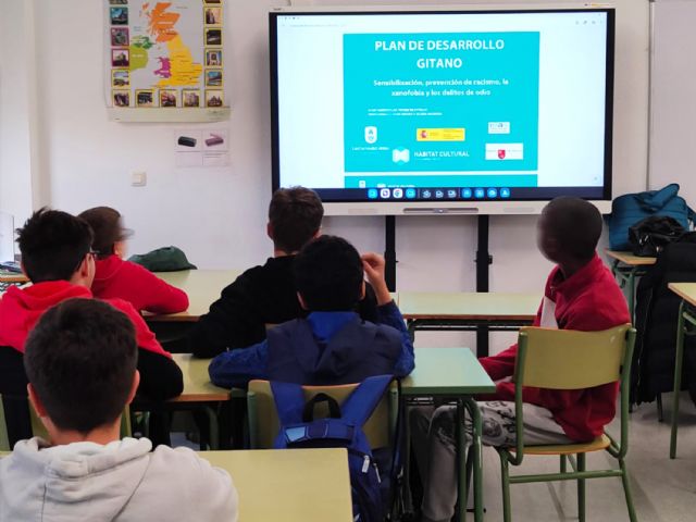 Charlas escolares para sensibilizar sobre los peligros del discurso de odio - 1, Foto 1