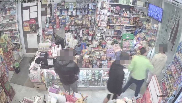 Denuncian un robo con violencia en un supermercado de Totana: Eran tres contra uno y temí acabar en el hospital, Foto 2