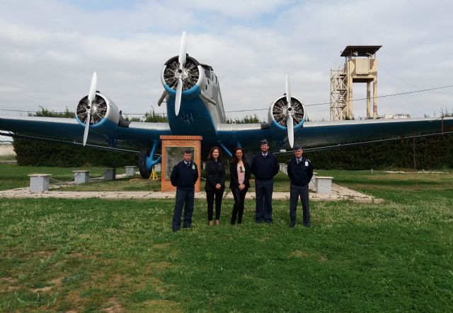 La directora general de Calidad y Evaluación Ambiental visita la base aérea de Alcantarilla - 1, Foto 1