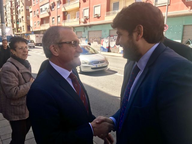 Fernando López Miras asiste en Murcia al tradicional besapié al Cristo del Perdón - 1, Foto 1