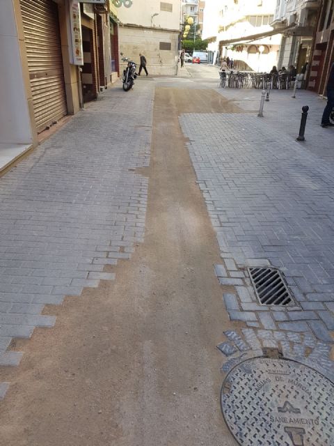 Cambiemos Murcia critica los perjuicios ocasionados a los locales de Vara de Rey por las obras de Emuasa - 1, Foto 1