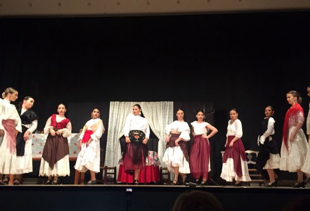 El 'Tejuba' estrena 'La zapatera prodigiosa' de García Lorca con lleno absoluto - 2, Foto 2