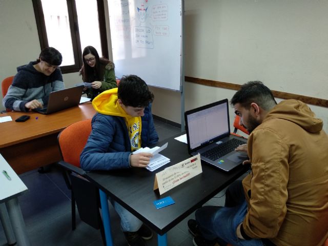 El 'TIC Festival' y un autobús para eventos entre pedanías y el casco urbano, propuestas elegidas en los presupuestos participativos aplicados al área de Juventud - 2, Foto 2