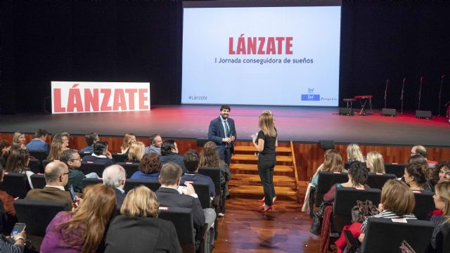 El presidente Fernando López Miras partic ipa en la I Jornada ´Lánzate´ para la activación  de empleo - 2, Foto 2