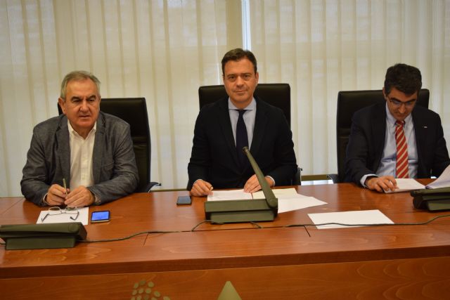 La Comisión especial de Empleo aprueba por unanimidad un documento con 18 propuestas de resolución - 1, Foto 1