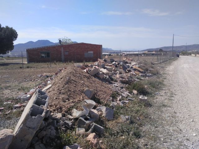 Comienzan los trabajos de limpieza de 15 vertederos ilegales en el término municipal - 4, Foto 4