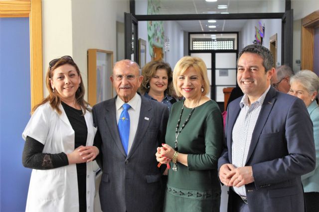 La consejera de Familia e Igualdad de Oportunidades, Violante Tomás, visita el Centro de Estancias Diurnas Pedro Hernández Caballero - 2, Foto 2