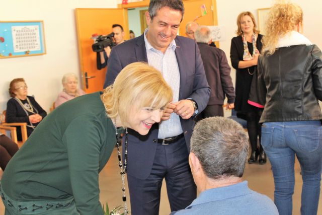 La consejera de Familia e Igualdad de Oportunidades, Violante Tomás, visita el Centro de Estancias Diurnas Pedro Hernández Caballero - 3, Foto 3