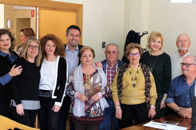 La consejera de Familia e Igualdad de Oportunidades, Violante Tomás, visita el Centro de Estancias Diurnas Pedro Hernández Caballero - 5, Foto 5