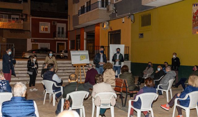 El Ayuntamiento de Caravaca muestra a los vecinos de Ciudad Jardín el proyecto de mejora en aceras, firme y una parte del parque para ganar en usos, seguridad y zonas verdes - 1, Foto 1
