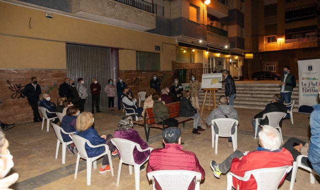 El Ayuntamiento de Caravaca muestra a los vecinos de Ciudad Jardín el proyecto de mejora en aceras, firme y una parte del parque para ganar en usos, seguridad y zonas verdes - 2, Foto 2