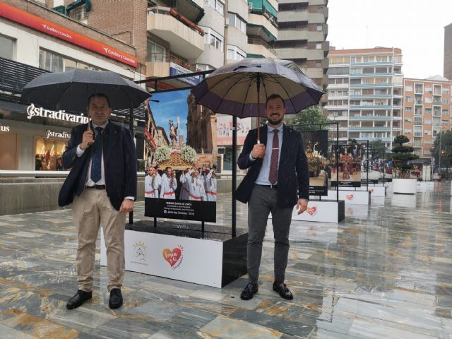 La Semana Santa de Lorca se exhibe por primera vez en el centro de Murcia a través de la exposición al aire libre Fervor, sentimiento y pasión - 1, Foto 1