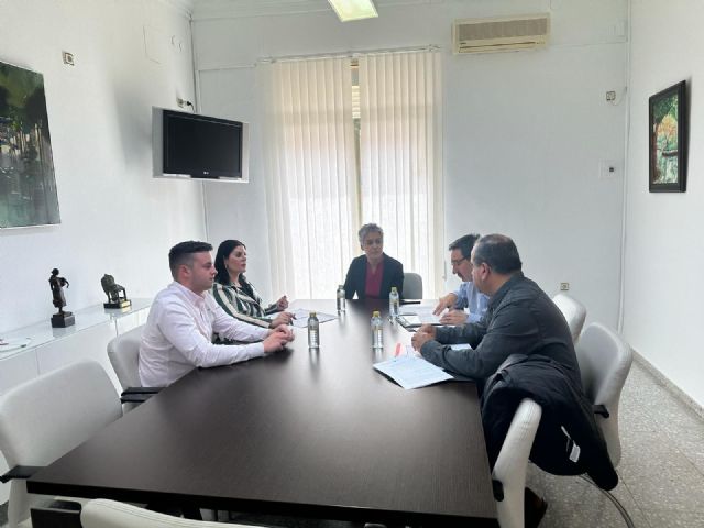Reunión entre la Dirección General de Vivienda y el Ayuntamiento de Calasparra - 1, Foto 1