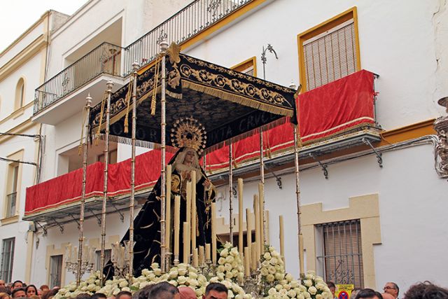 Procesiones. La primera procesión de una dolorosa bajo palio que mantiene las formas y la estética del Siglo pasado de ocho varales del siglo XVIII en la su vida a sus sede de la Real Ermita de San Gregorio de Osset - 5, Foto 5