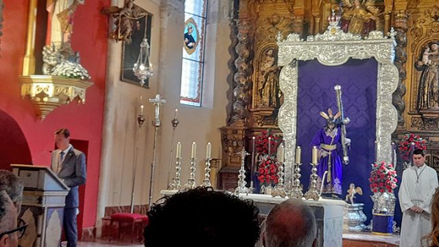 Alcalá del Río rinde homenaje a su Nazareno con un solemne besamanos - 3, Foto 3