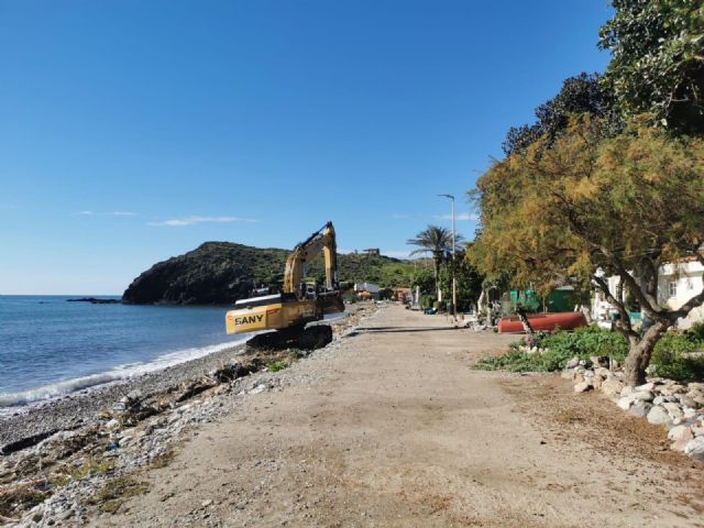 El Ayuntamiento ejecuta las tareas de limpieza de la playa del poblado de Puntas de Calnegre tras las lluvias torrenciales de este mes - 5, Foto 5