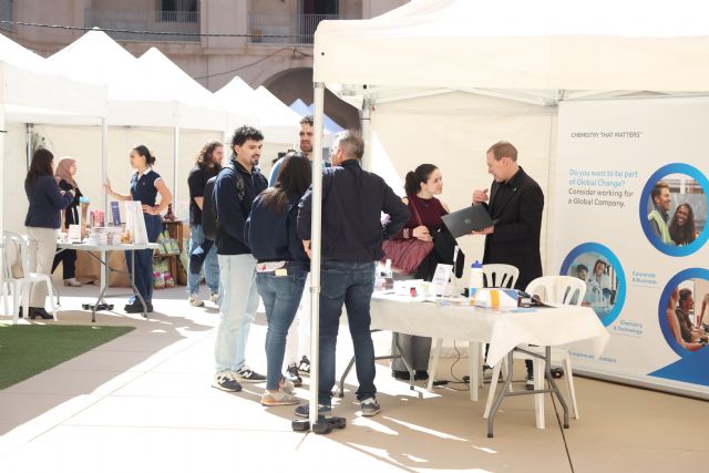 Empresas e instituciones remuneran el 68% de las prácticas de los estudiantes de la UPCT con una media de 505 euros - 2, Foto 2