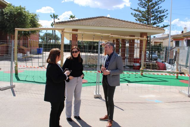 El Ayuntamiento mejora los exteriores de los colegios con nuevas áreas lúdicas - 2, Foto 2
