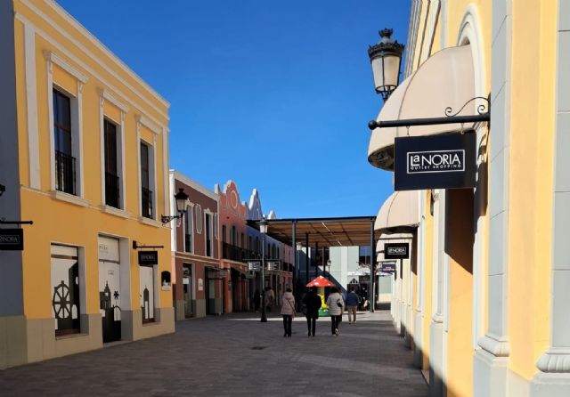 El Megaoutlet de La Noria da la bienvenida a la primavera con descuentos de hasta el 80% - 2, Foto 2