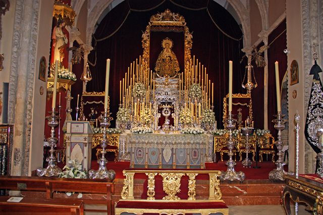 El arte efímero cofrade brilla en el altar de cultos de la Soledad en Alcalá del Río - 2, Foto 2
