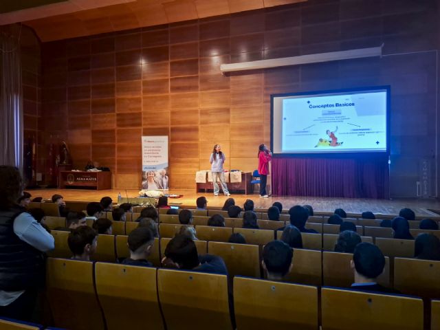 Ribera Practiser acerca la formación en primeros auxilios a alumnos del colegio San Vicente de Paúl - 2, Foto 2