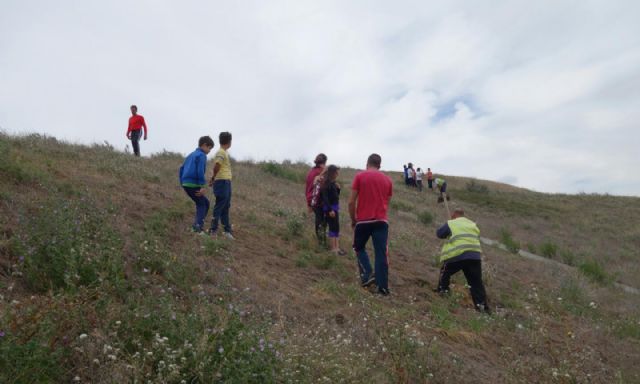 Alumnos del Colegio Ródenas colaboran en la mejora ambiental de la zona de Los Cantos - 1, Foto 1