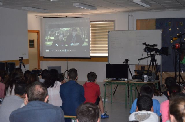 El cineasta Gabriel Moya, ganador de un Goya, vuelve a su colegio en El Mirador para impartir un taller de cine - 2, Foto 2