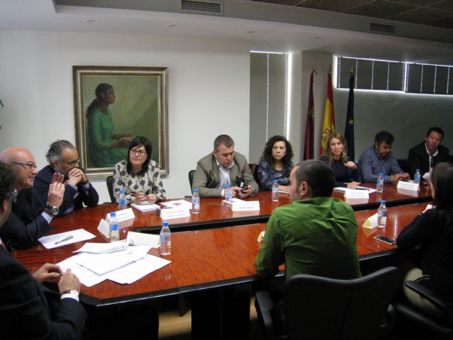 Reunión con los representantes de los municipios por donde discurre la ´Vía Verde´ - 2, Foto 2