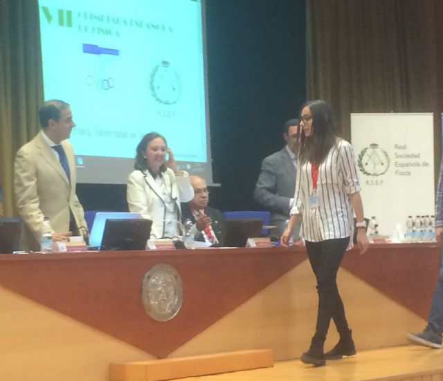 Premiada una alumna del IES Juan de la Cierva en la Olimpiada Nacional de Física - 3, Foto 3