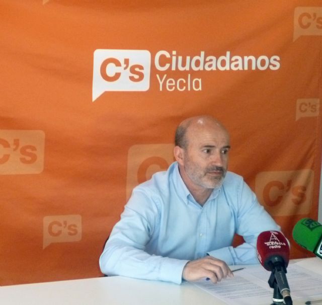 Ciudadanos denuncia quejas permanentes de los usuarios de la Piscina Cubierta - 1, Foto 1