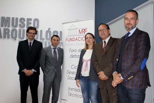 La Comunidad analiza en una mesa redonda las consecuencias del ´brexit´ en la Región - 1, Foto 1