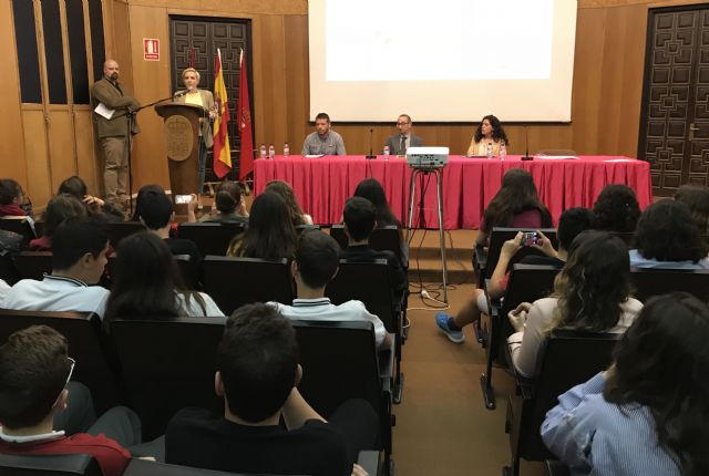 150 alumnos asisten a la jornada sobre salud y acoso escolar organizada por el concurso Mi Periódico Digital - 1, Foto 1